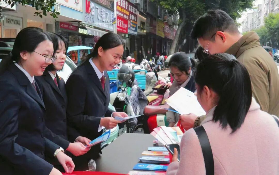 �Ͽ���죺�����´�ů���� �շ�������ƽ��